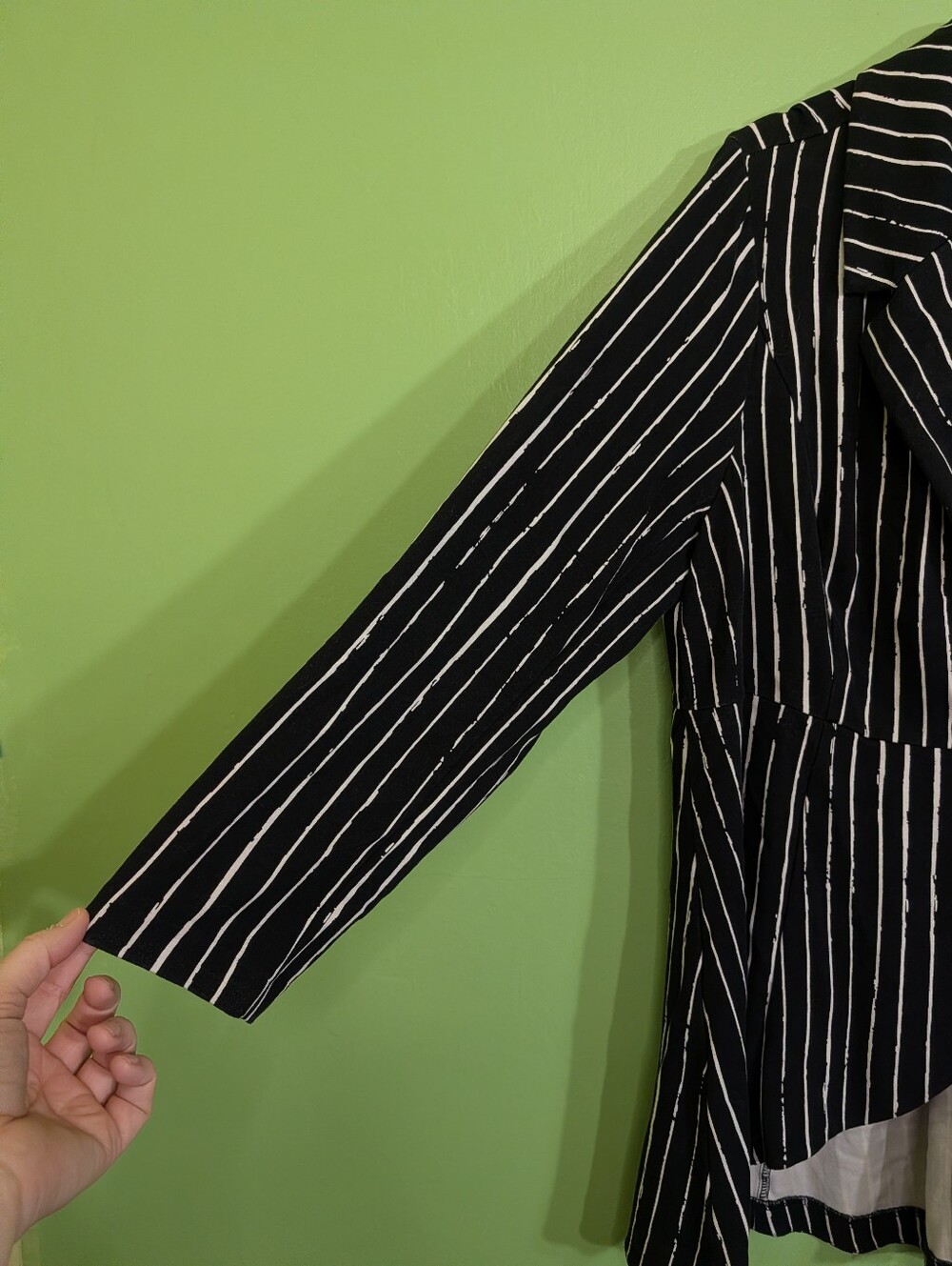 🖤 Disney Tim Burton’s The Nightmare Before Christmas Pinstripe Suit Set Sz 1/2 - Picture 5 of 15